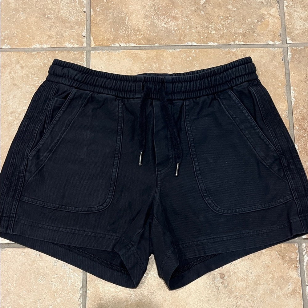 Athleta Women's Farallón Black Casual Shorts